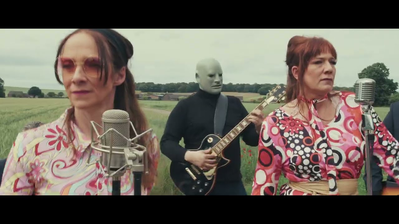 THE DIGGLERS  feat. Pink Pantera   Don`t Pretend That You Love Me