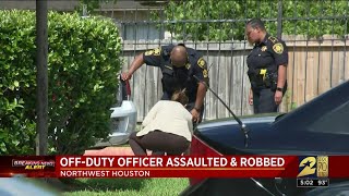 Off-duty officer assaulted and robbed