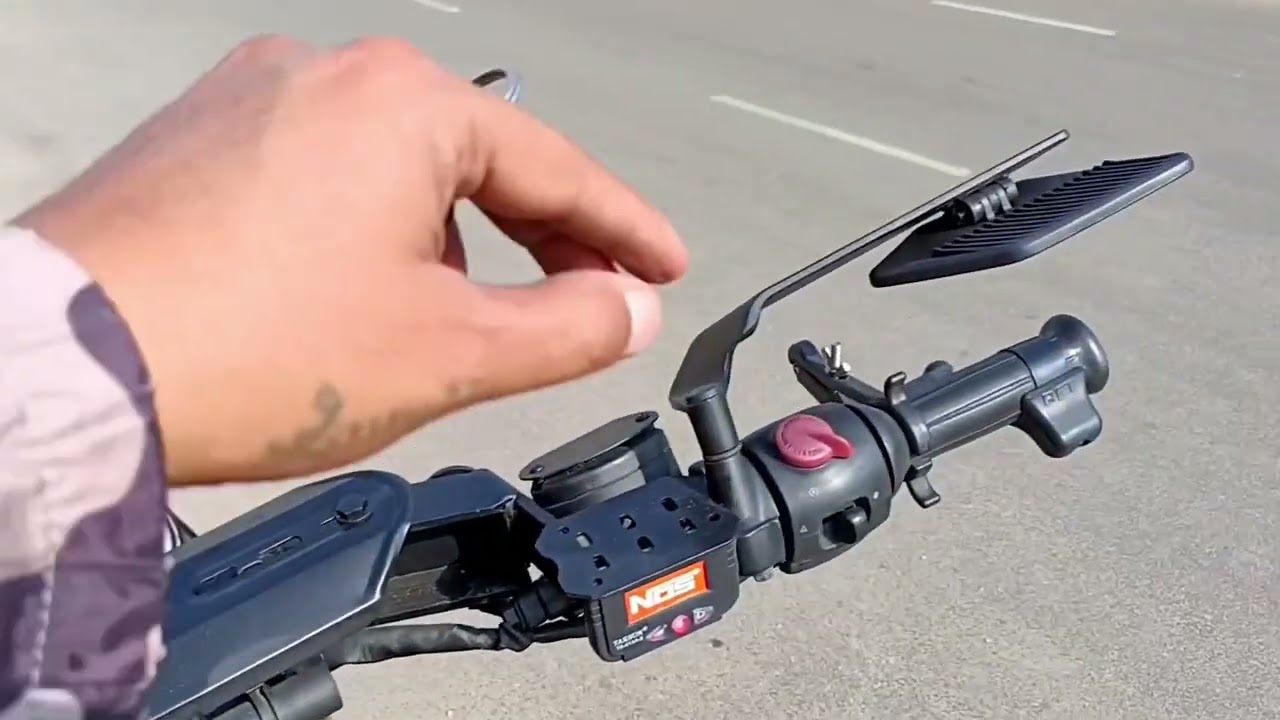 Модифицированный Meteor 350 Fireball Black с установкой зеркала Stealth Max для мотоцикла