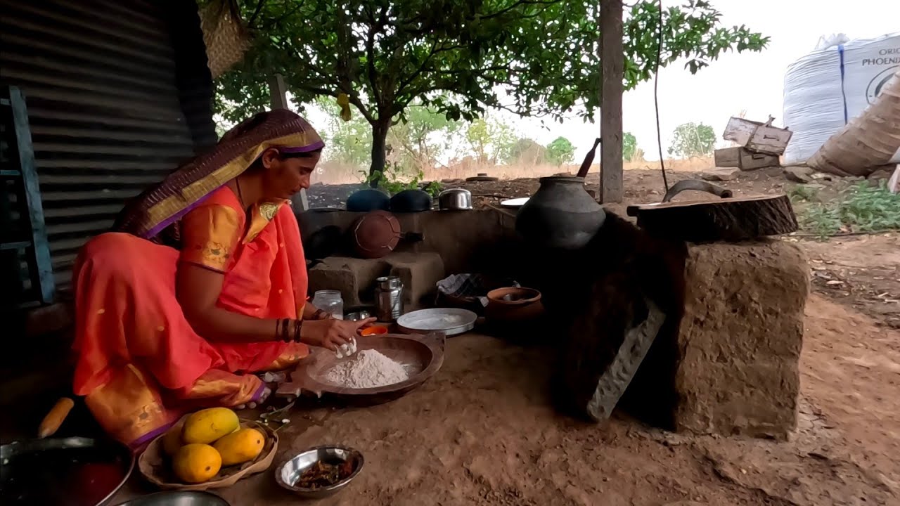 रस चपाती, दोडक्याचा ठेचा, चुलीवरचे जेवण