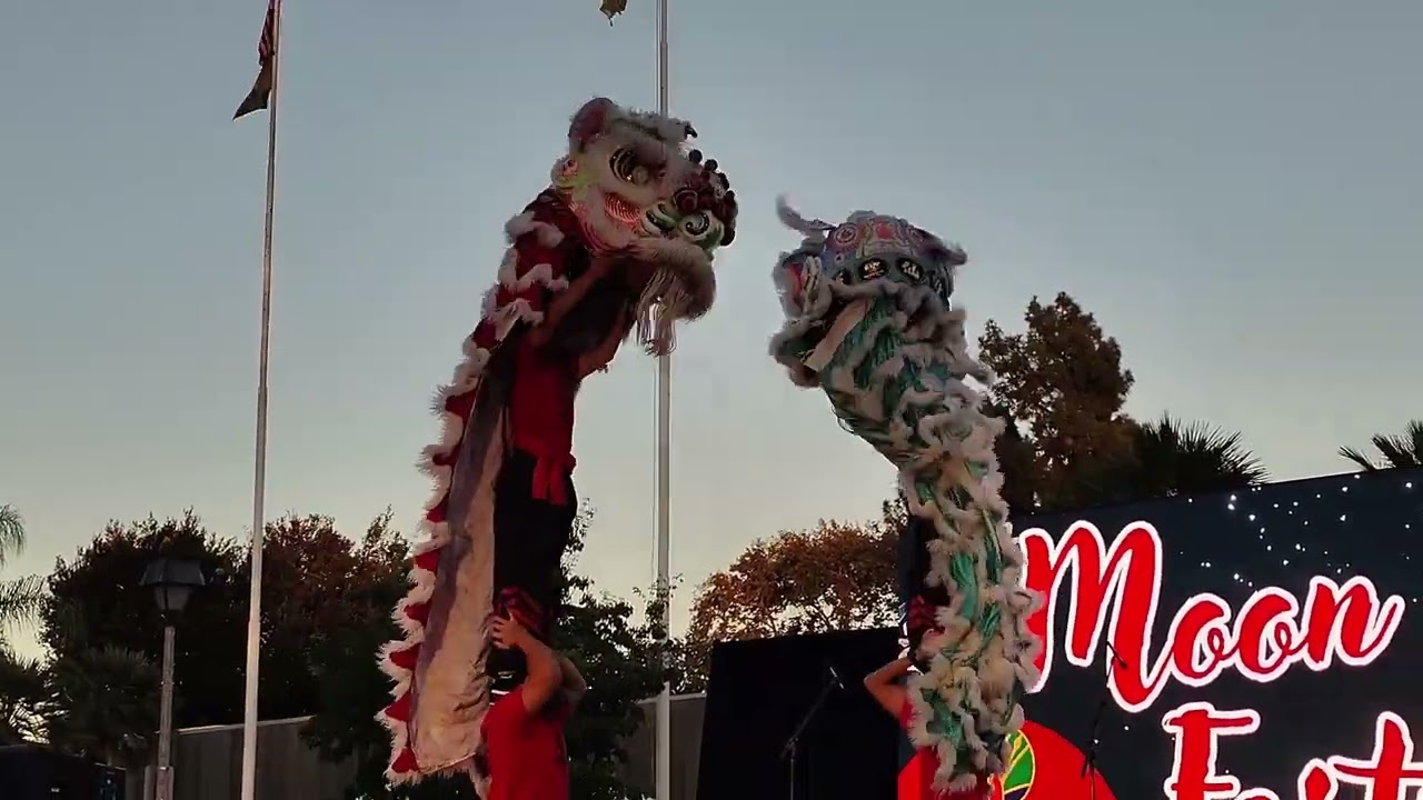 什麽都講(乜都噏) Talk free: 在外面溜达溜达。到Arcadia看中秋节园游会~舞龙舞狮- 五福臨門。請聼看👀後訂閱，留言，點贊，分享，支持，支持，謝谢🙏🙏@10-4-25