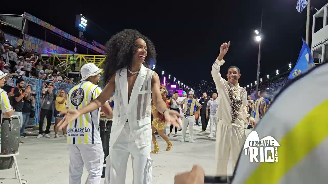 Tuiuti e a Super Som do Setor 1 ao recuo no 1º ensaio técnico na Sapucaí. Mestre Marcão no comando 