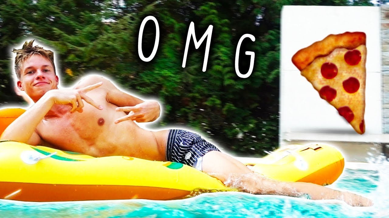Größte PIZZA Luftmatratze 🍕💦 Pizza im POOL 😱 (Vlog)