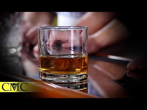 how-to-make-the-godfather-/-easy-whiskey-drinks