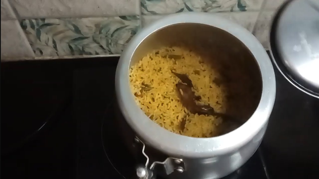 खिचड़ी संक्रांति पर बनाएं उर्द चना दाल और चावल की  खिचड़ी जो खाने में बहुत ही स्वादिष्ट और हेल्दी भी