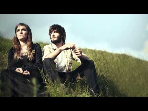 Putar Choking - Angus & Julia Stone