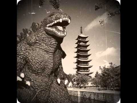 Las Ultrasonicas - Godzilla