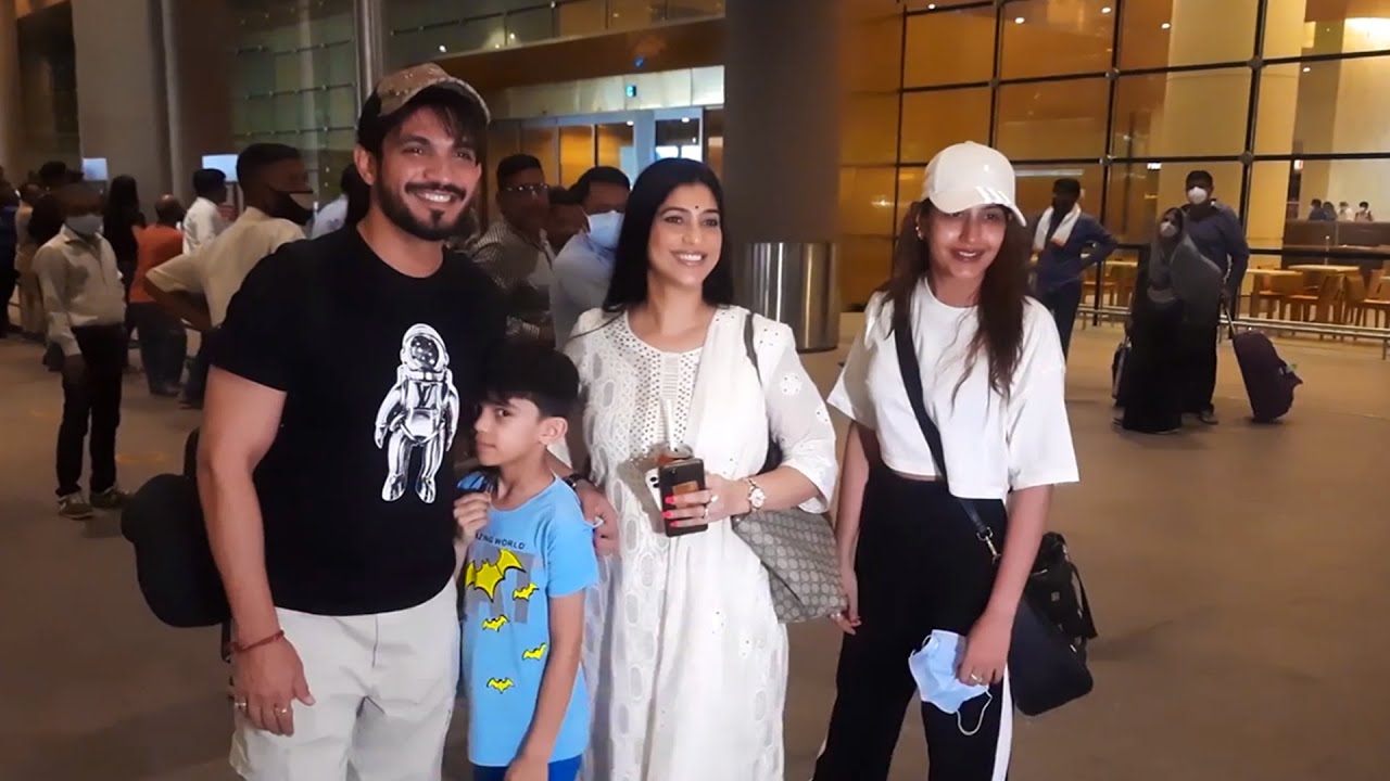 Arjun Bijlani With His Wife Neha And Surbhi Chandna Spotted At Mumbai Airport | Lehren Small Screen