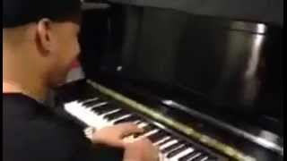 Video thumbnail of "Daddy Yankee - Tocando Piano"