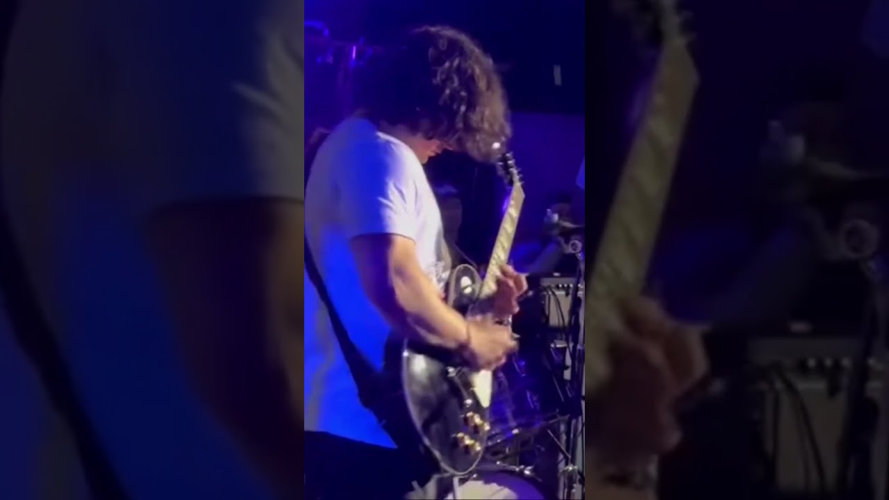 Obejrzyj “Drip” solo live 4/10/26 album release show #shorts #guitar #guitarsolo w YouTube Obejrzyj “Drip” solo live 4/10/26 album release show #shorts #guitar #guitarsolo w YouTube