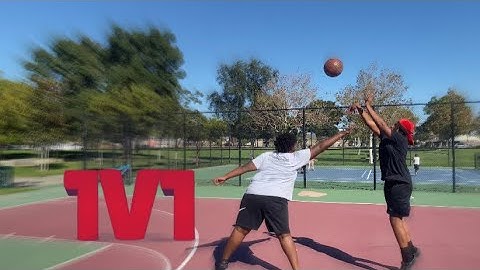 Worst 1v1 in basketball history.