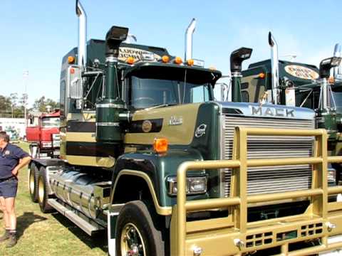 V8+Mack+Superliner Mack V8 SuperLiner Valueliner Titan Mack Muster Gatton 2011 - YouTube