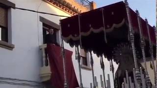 Y modaba la Virgen en un Domingo de Gramos
