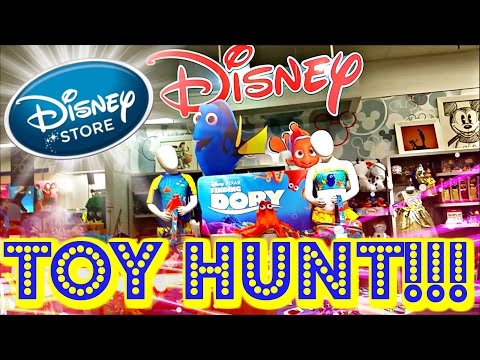 TOY HUNTING at Disney Store FINDING DORY Toys Alice In Wonderland TSUM TSUM Froyo Vlog