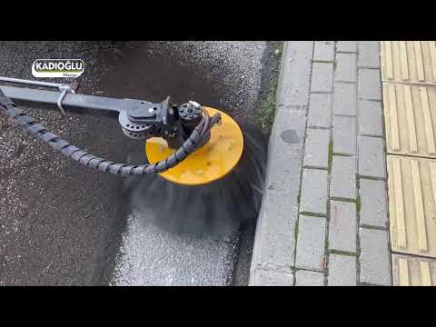 Tractor Mounted Brush Weeder For Curb / Pavement / Driveway - Kadıoğlu Kcp80