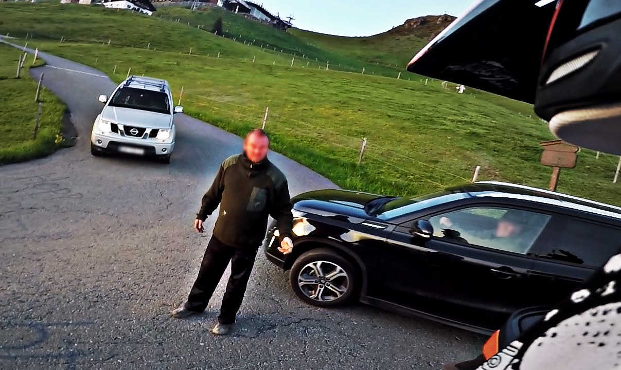 Angry guy hates bikers !!