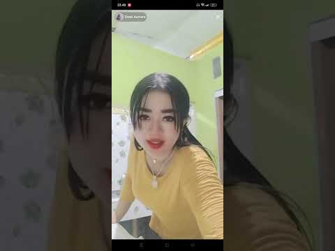 tante live tik tok bikin ngaceng .. tante hot pantat gede goyang di dapur,,