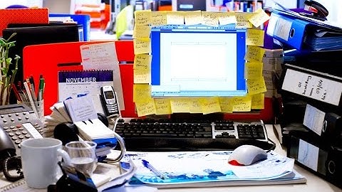 Declutter Your Desk Using These 5 Simple Steps