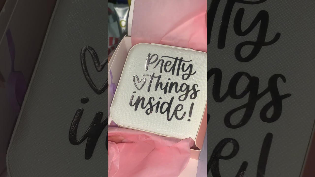Unboxing jewelry box