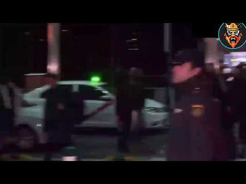 لحضة وصول لاعبي باريس سانت جيرمان الى مدريد         