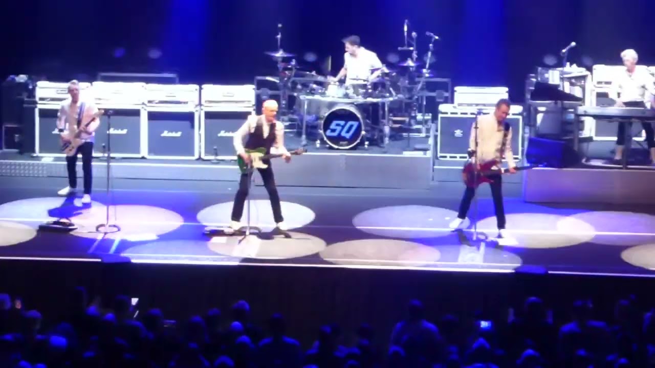 Status Quo Caroline Hull Bonus Arena 2 3 2022 YouTube