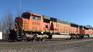 SD70MAC Leads BNSF Coal Train