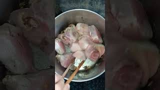 nhỏ Phan 111673.mời cả nhà ăn cơm. thịt heo kho tàu. thơm ngon