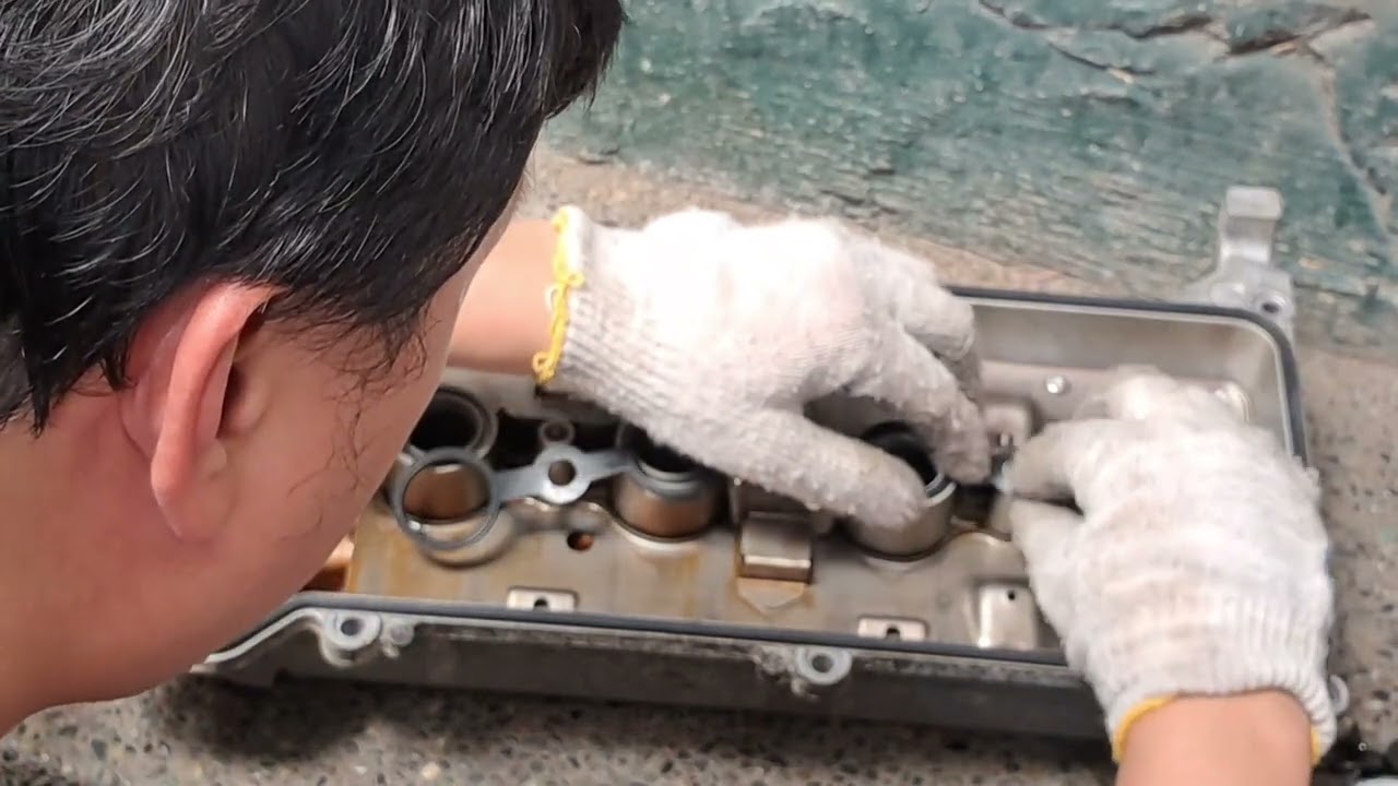 TOYOTA VIOS (DIY) Valve cover gasket replacement