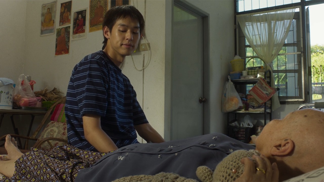 DOGO ANAACHA KAZI ANAENDA KUISHI NA BIBI YAKE MGONJWA ILI AKIFA ARITHI MALI | INASIKITISHA SANA