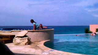 Bermuda - The Reefs - infinity pool - Priors and Harrells