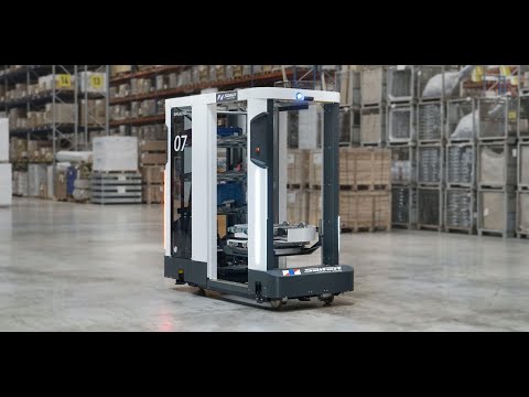 Innovative Logistics - The Magazino Robot SOTO 2 at Seifert Logistics Group