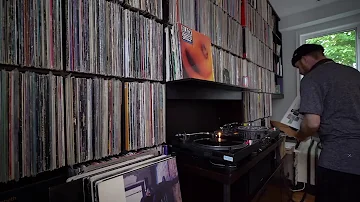 PAUL'S WALL - LIVING ROOM VINYL SESSION