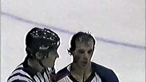 Kelly Buchberger vs Link Gaetz - Jan 25, 1992