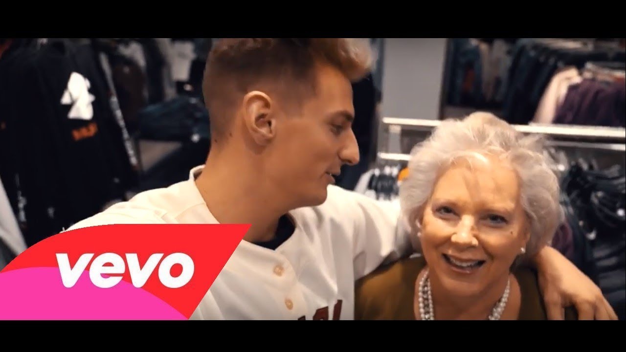 My momma said/ Justin Bieber Merch / Mark Dohner - Project Nightfall