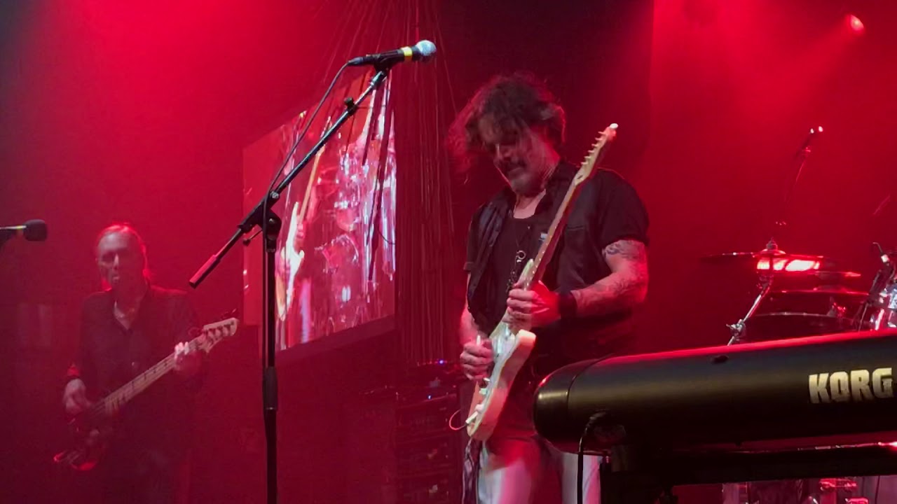 The Winery Dogs - Fooled Around and Fell in Love