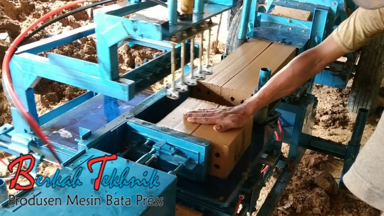 Mesin Cetak Bata Merah Bolong Otomatis
