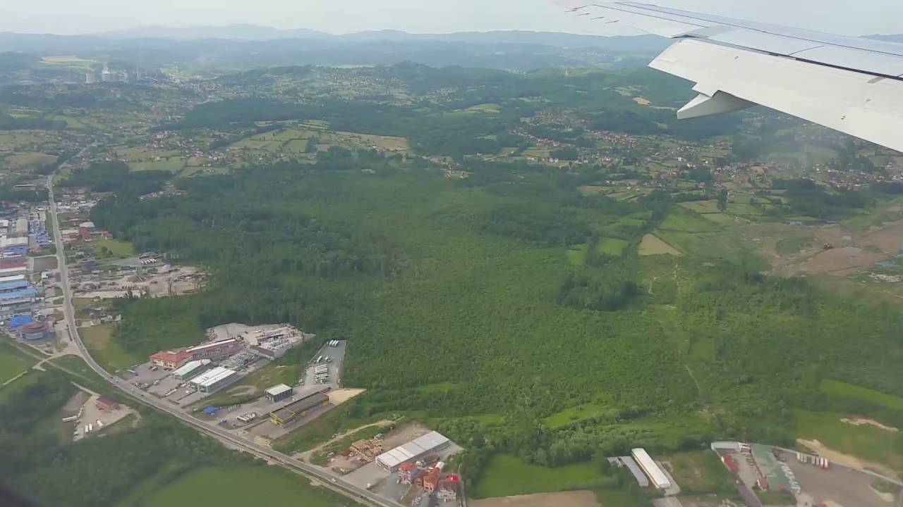 Sletanje na Aerodrom Dubrave Tuzla YouTube Sletanje na Aerodrom Dubrave Tuzla YouTube