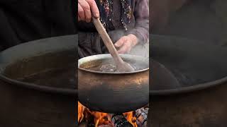 Ninem Organik Üzüm Pekmezi Yapıyor