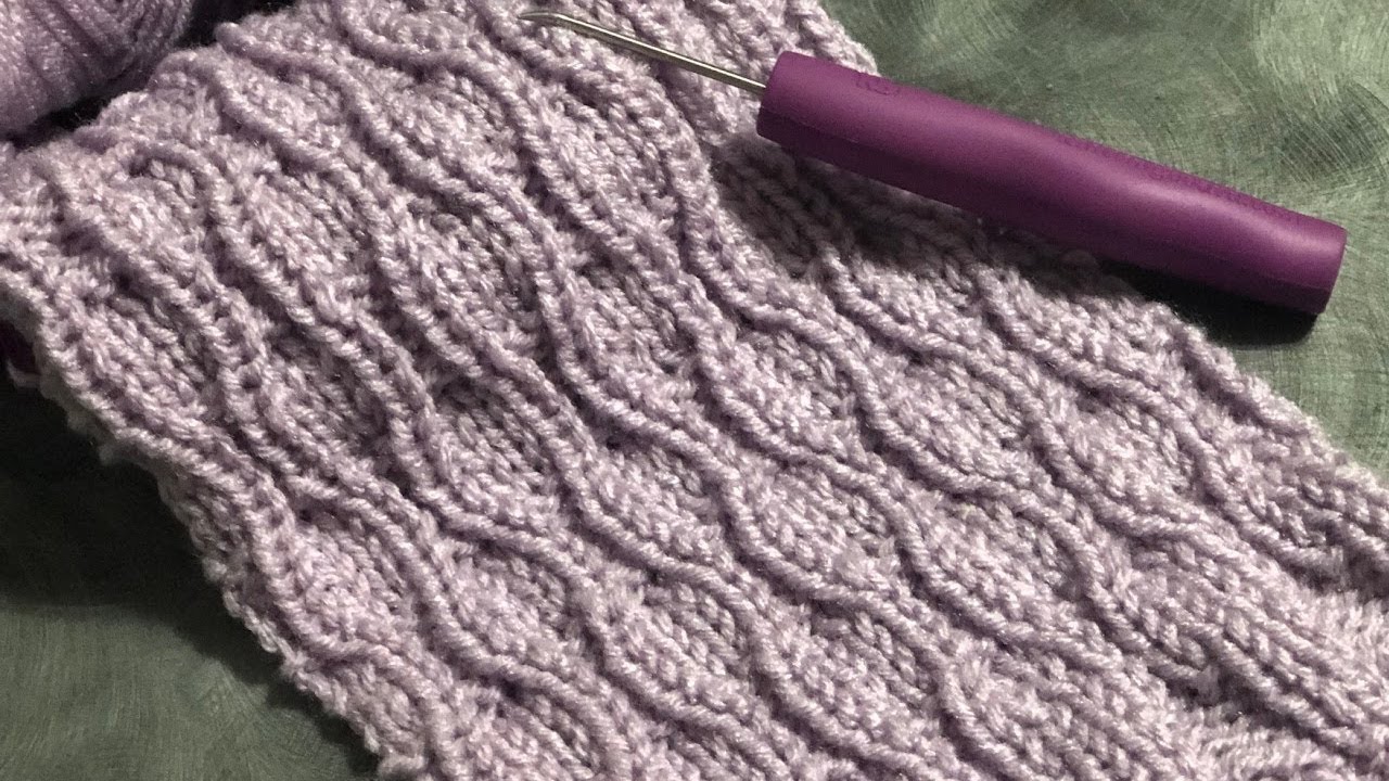 How to Loom Knit a Diagonal Infinity Scarf (DIY Tutorial) 