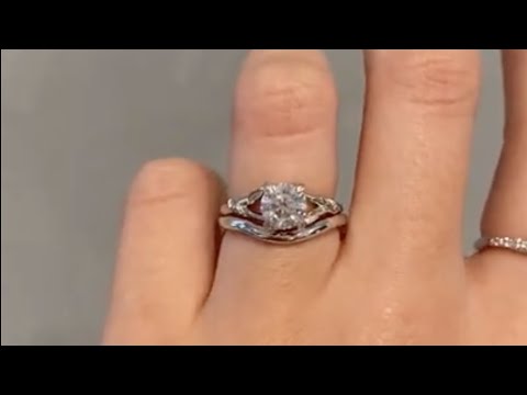 wavy-platinum-wedding-ring-set-with-1-carat-round-diamond---pembroke-&-ada
