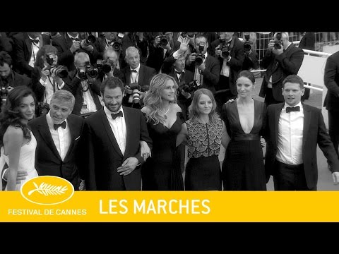 Video: Julia Roberts Ajunge Desculță La Un Eveniment La Cannes