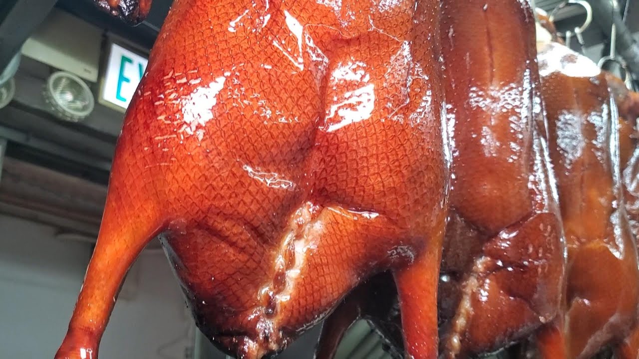 香港美食 榕記陳皮燒鵝 油麻地店，保持新鮮出爐，華哥好刀章，肥美滴金#叉燒 嫩滑#油鷄  皮脆肉嫩油花香，妙齡#燒鵝 八年#陳皮 #燒鵝 #腩仔 #燒臘 #燒味 #燒鵝 十一 國慶節 黃金周 #探店