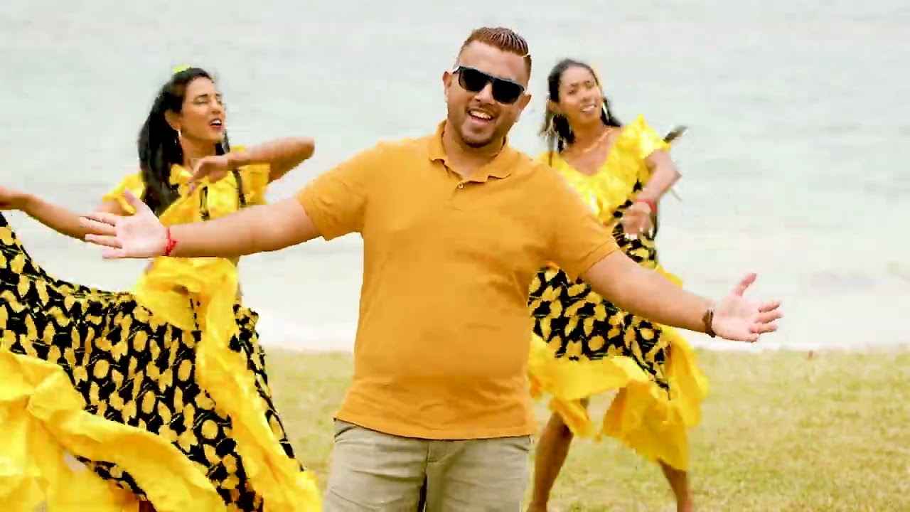 Bollywood Medley Mix- Rishi Rapoojee & Nilesh Rapoojee Ft Krumania Dance Academy