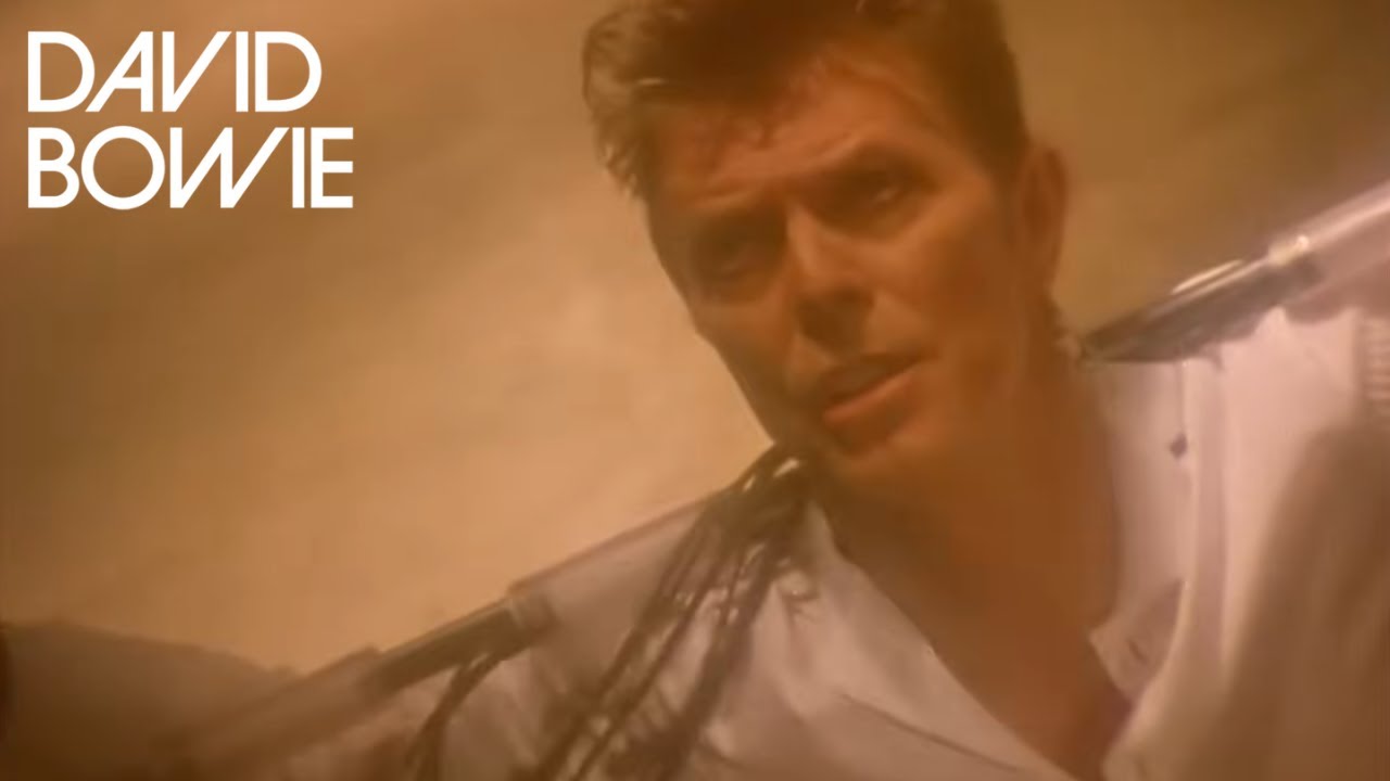 David Bowie - Hallo Spaceboy (Official Music Video) [HD]