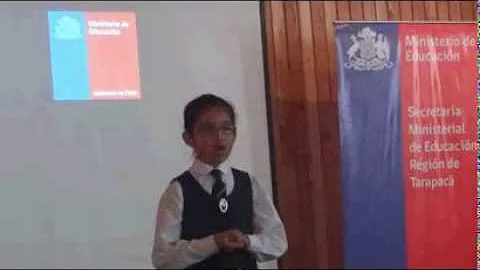 Ana Cossio cantando opera frente al Ministro de ed...