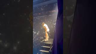 DRAKE PERFORMS “TEENAGE FEVER” AT HIS “ITS ALL A BLUR” TOUR IN PHILADELPHIA