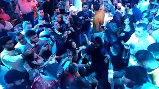 الجمهور يحاصر محمد اسكندر في حفلة عيد الفطر  بالنبطية- جنوب لبنان