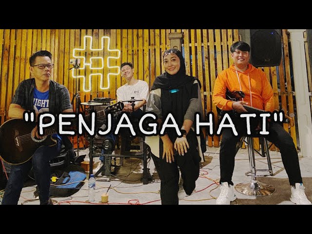 PENJAGA HATI - NADHIF BASALAMAH || LIVE ACOUSTIC COVER [ Hardi Drum Cam ] class=