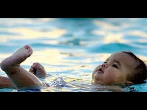 Bebes Nageurs Est Il Risque De Mettre La Tete Sous L Eau Youtube
