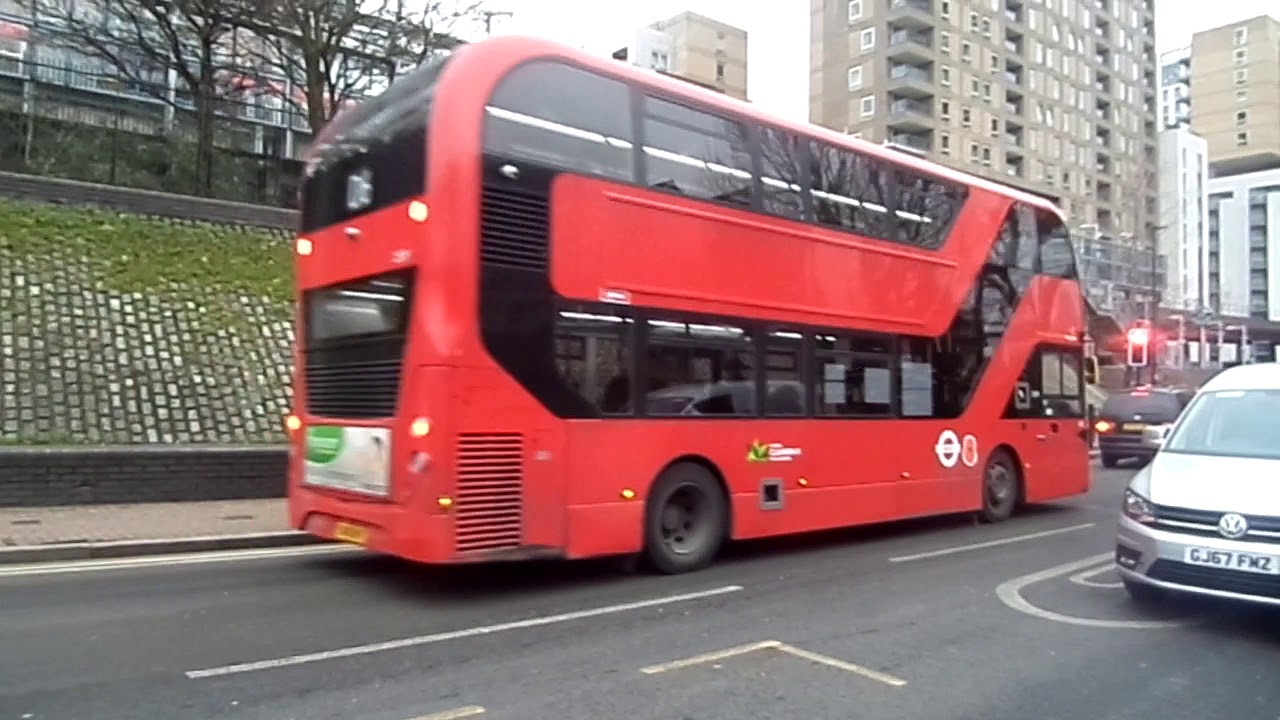 Enviro 400H City CT Plus (HCT Group) 2509 SN16OHY Route D6 Heading to Ash Grove at Crossharbour Stn